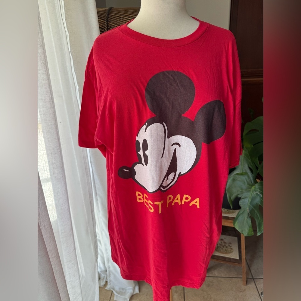 Disney Red Mickey Mouse 'Best Papa'‎ Men’s T-Shirt